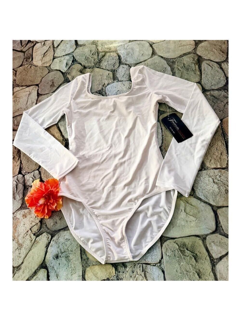 NWT LONG SLEEVE WHITE LEO-LARGE